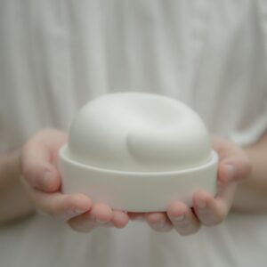 “DREAMING” –（Wiedergeburt） – Mini-Erinnerungsgefäß für Haustiere in Warmweiß